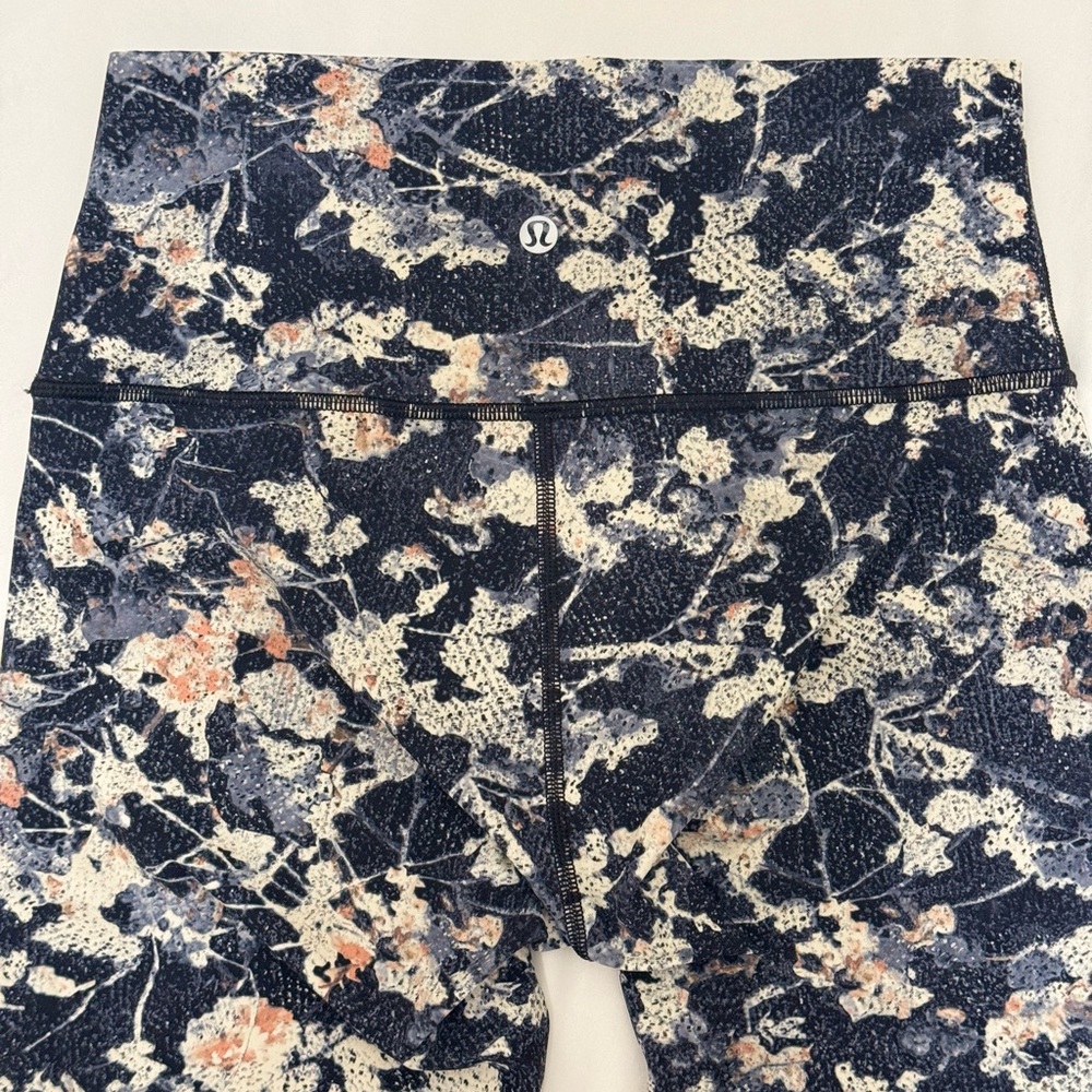 🍋LULULEMON🍋 Spring Bloom Floral Cropped leggings Size:6